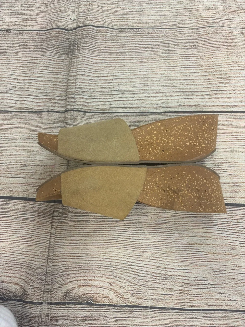 😍 Suede Tan Open-Toe Wedge Slides